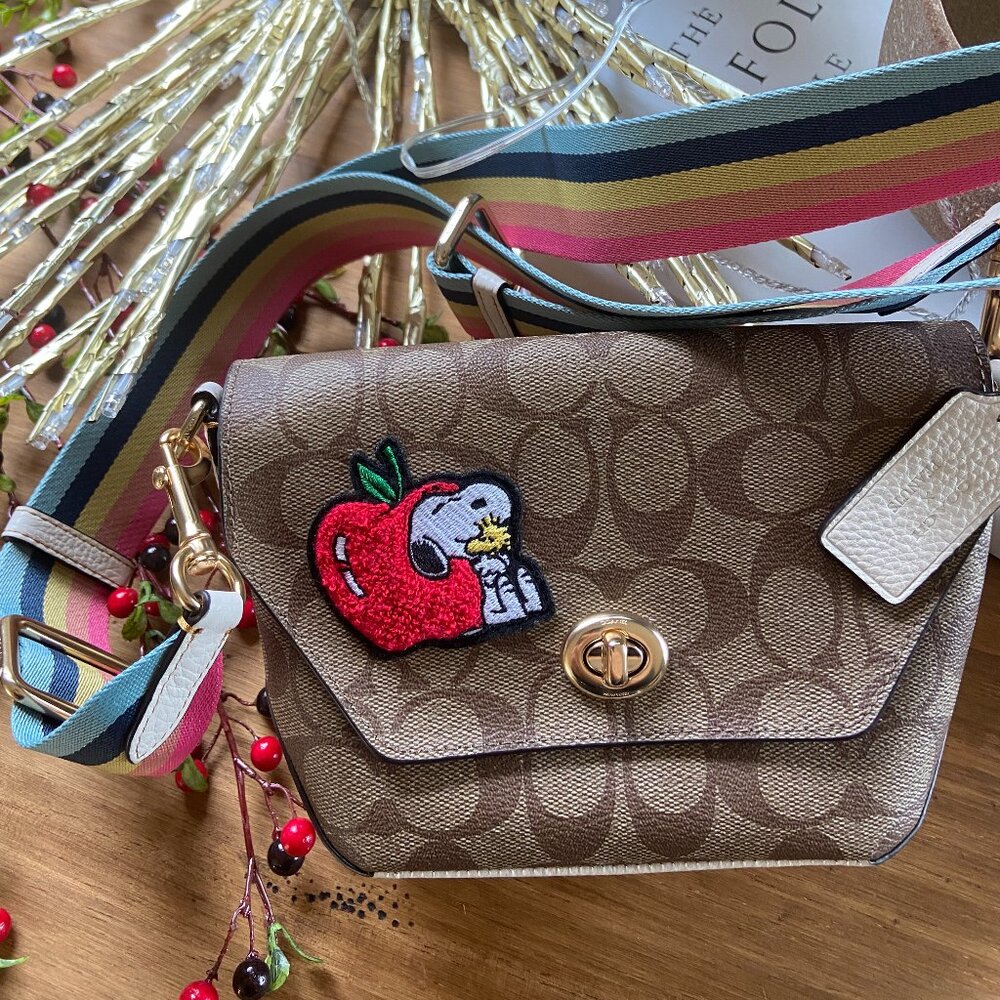 COACH X PEANUTS KARLEE CROSSBODY SIGNATURE CANVAS WITH SNOOPY - Picture 2 of 6